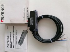 KEYENCE FS-V21R Digitaler Lichtleitersensor mit Dual Display  