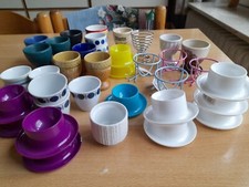 Eierbecher, verschiedene Motive und Farben