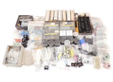 Bauteile Konvolut Set Widerstände Kondensatoren LED’s IC’s Dioden Transistoren