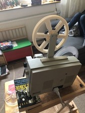 Schmalfilmprojektor „Russ“