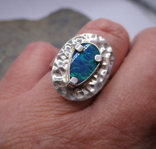 Edler Design Ring 925 Sterlingsilber gehämmert Opal blau grün Tropfen Rg 56/16