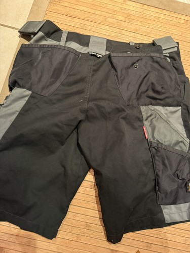Strauss short motion - short, e.s