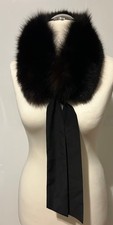 Schwarzer Fuchskragen mit