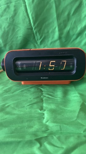 Sankyo dayglo digital wecker - sankyo, digital-wecker
