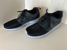 Nike Roshe One Suede - Größe 42