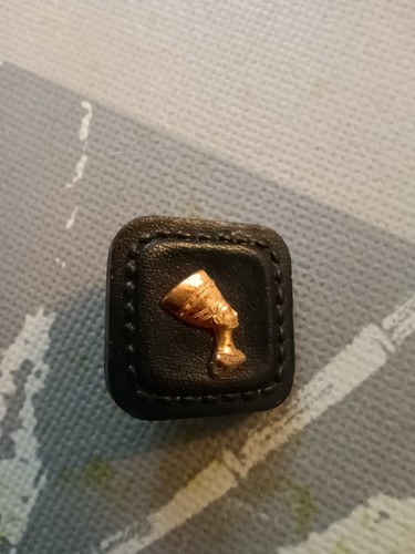 Nofretete knopf gutes aus - nofretete,