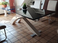 Esszimmertisch, Glasplatte schwarz, Gestell Metall weiß 