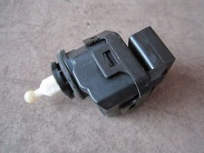 Stellmotor Scheinwerfer Audi A3 S3 8L A6 4B VW Passat 3B 3BG 3B0941295B HELLA 