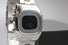 2009 N NEUWERTIG Seiko Alba Fusion W403-KFF0 Digital Stahl Quadrat Quarz Unis...