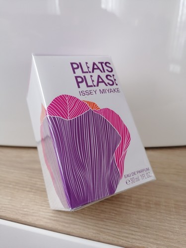 Issey miyake pleats - pleats, please