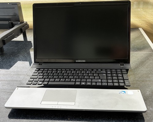 Samsung laptop - samsung,