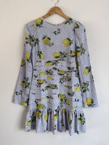 Never fully dressed - never, kleid