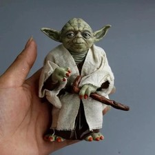 STAR WARS Meister YODA 13cm ACTIONFIGUR Master Figure JEDI mit Kleidung Puppe