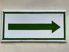 DDR EMAILSCHILD SCHILD HINWEISSCHILD EMAILLE "Richtungspfeil" SELTEN Fluchtweg