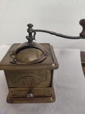  Alte antike Kaffeemühle aus
