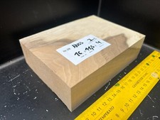 trockenes Nussholz und Eichenholz zum Drechseln, Querholz, Kanteln, Holzteil 03