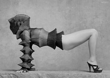 Trisha 12135.10 B&W Issey Miyake Mode Nude Model Signiertes Foto Von Craig Morey