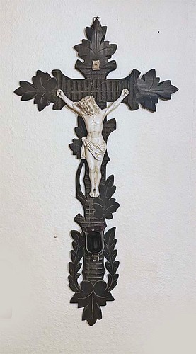 Großes holzkreuz geschnitzt - holzkreuz,