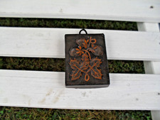 2 Stück Model aus Wachs Wachs-model Bild 9 x 6,5 cm d. braun Hängekordel