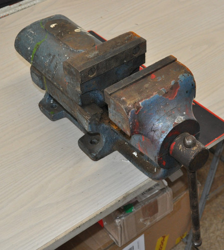 Ddr schraubstock 150mm - schraubstock, massiv