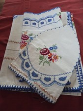 3er Set Tischdecke (135×167) + Läufer + Kannenabdeckung Stickerei  Handarbeit 