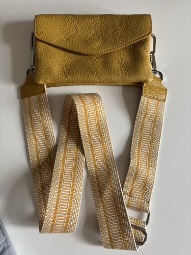 Kleine gelbe handtasche mit - gelbe,