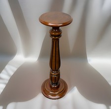 Elegante Holzsäule /
