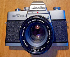 Minolta SRT 303 b, analoge Spiegelreflexkamera 