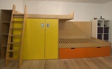 Schrank- Etagenbett aus Holz mit Regalen und Leiter (Abbau Vorort von Käufer)