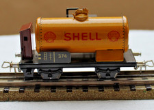 Märklin 374SK, Kesselwagen, automat. Kupplung,mit Bremserhaus, Aufschr. SHELL   