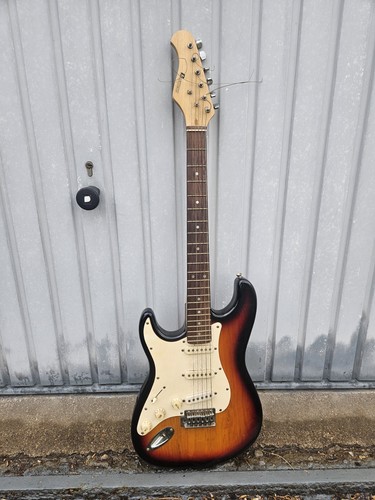 Verkauft wird eine gitarre - verkauft,