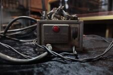 Antikes Batterieladegerät