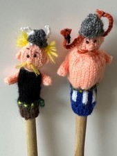 wie neu RARITÄT Asterix und Obelix 2x Fingerpuppe Handarbeit gestrickt 10+12cm
