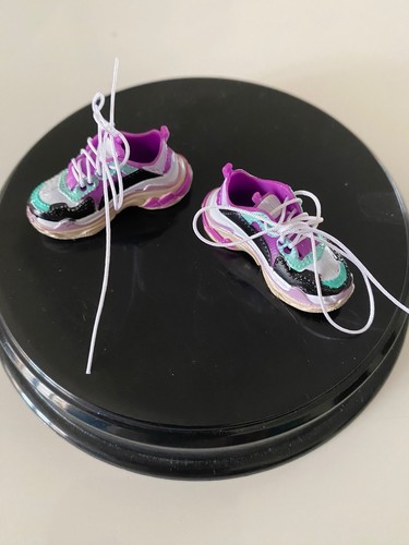 Barbie sneaker auch curvy - barbie,