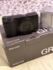 Ricoh GR III + 2’ Akku