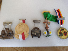 5 PLAKETTE WANDERABZEICHEN WANDERNADEL
