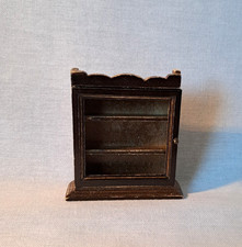 Puppenstube kleines Geschirrschränkchen