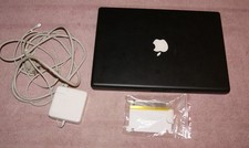 Apple MacBook A1181 mit Original Netzteil / 4 GB Arbeitsspeicher / Ohne HDD