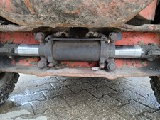 Linde H 35 D , Lenkzylinder