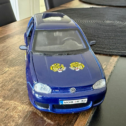 Maisto volkswagen golf - maisto, 4
