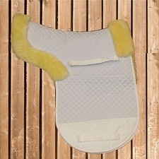 Lammfell Satteldecke