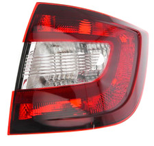 Heckleuchte Rückleuchte Rucklicht Rechts für SKODA RAPID 2012-2019 Dunkel
