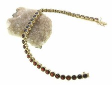 Ladies' bracelet with garnet