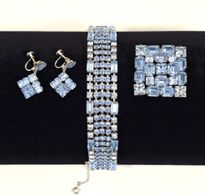 VINTAGE WEISS BABY BLUE