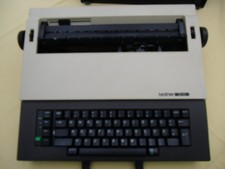 Elektrische Schreibmaschine  BROTHER  CE 25