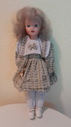 Alte puppe blond - alte,