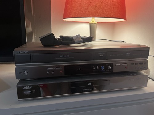Gepflegte dvd vhs recorder - 2x,