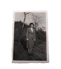 Foto - Frau - Ohne Uniform -