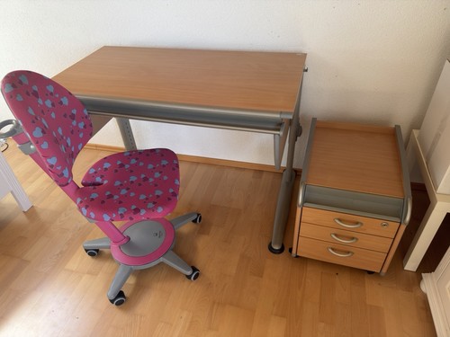 Schreibtisch