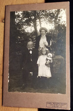 alter Mann mit Bart & Frau mit